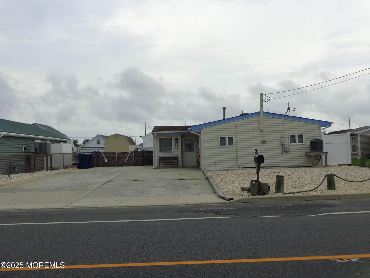 1045 Radio Road - Photo 1