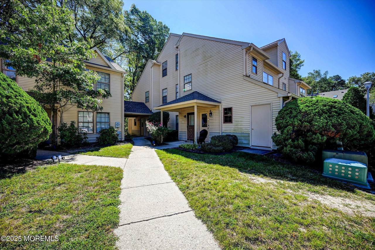 1604 Dahlia Court - Photo 1