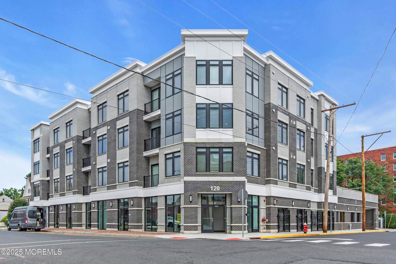 120 Monmouth Street - Photo 1