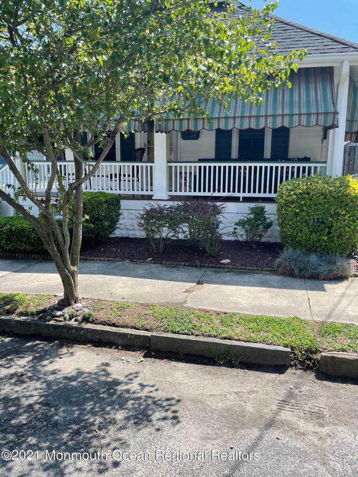 56 Franklin Avenue - Photo 1