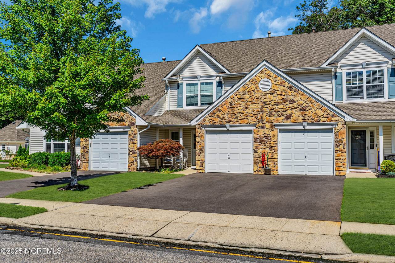 902 Gardenia Drive - Photo 1