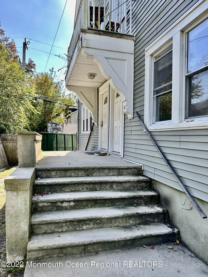 1004 5th Avenue - Photo 1