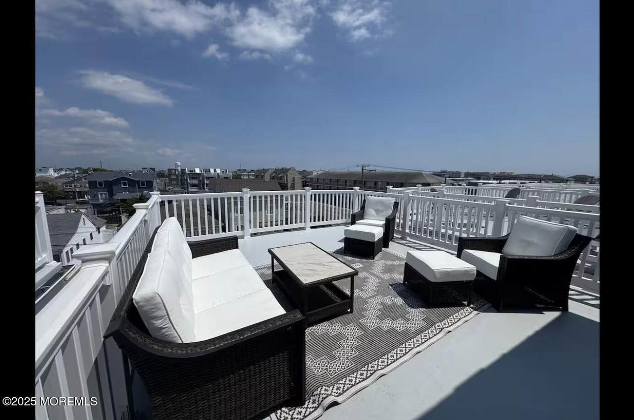 207 Carteret Avenue - Photo 1