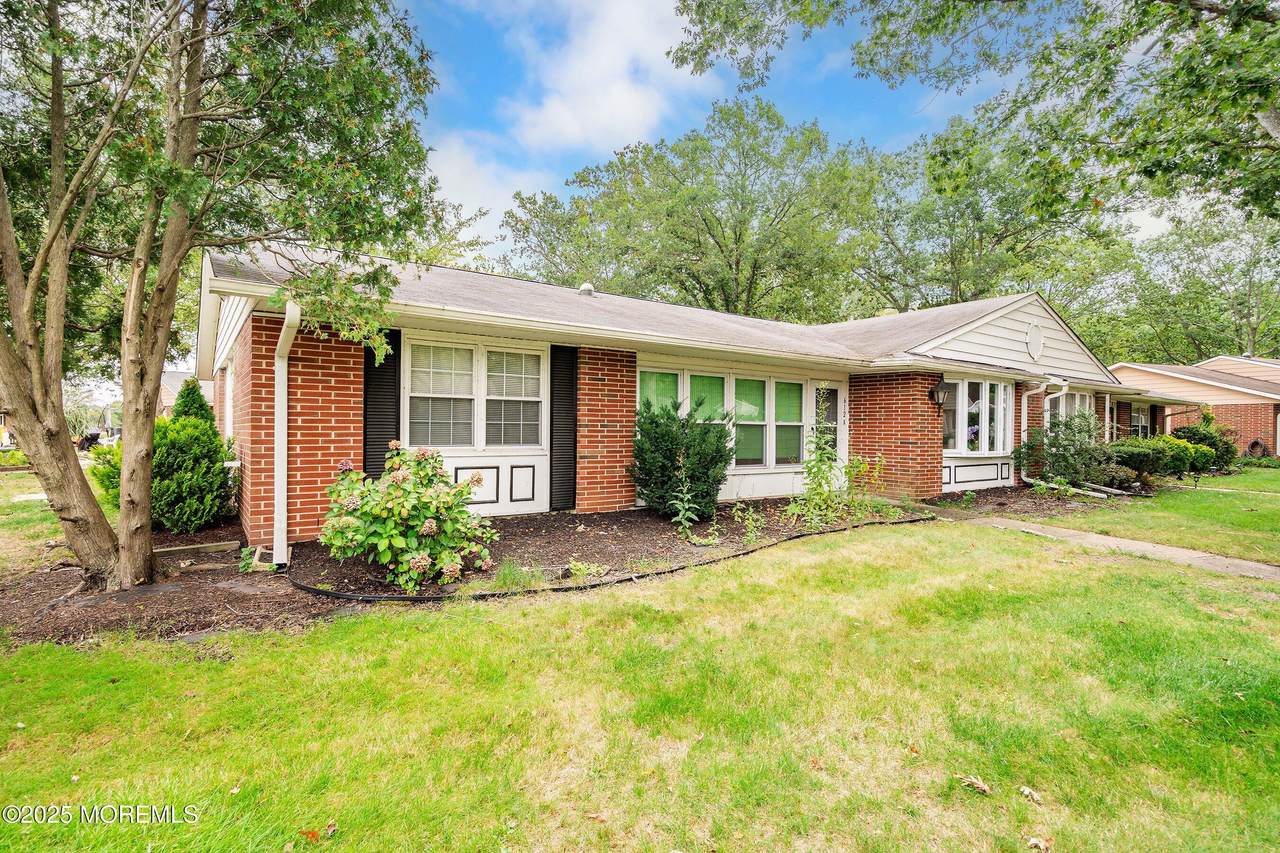 612A Lake Point Drive - Photo 1