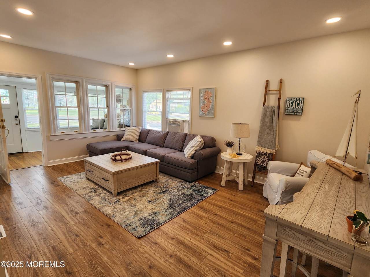 6 Avenel Boulevard - Photo 1