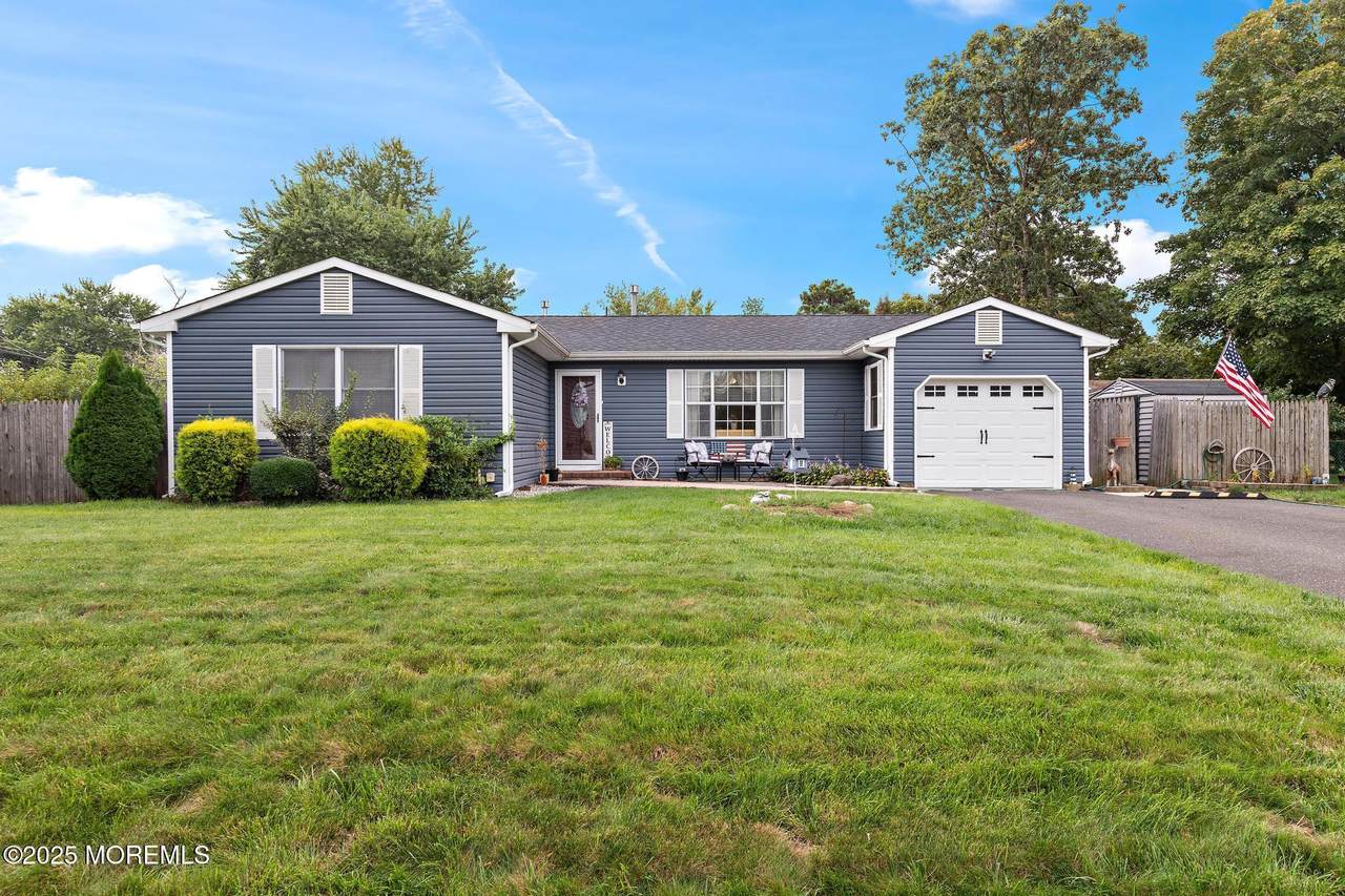 1440 Lawrence Avenue - Photo 1