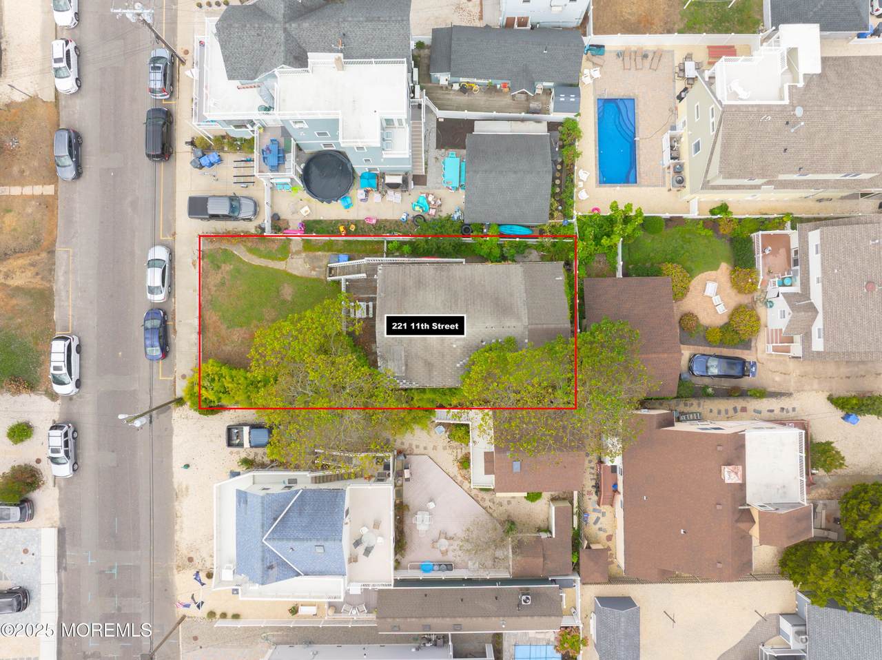 221 11th Street - Photo 1