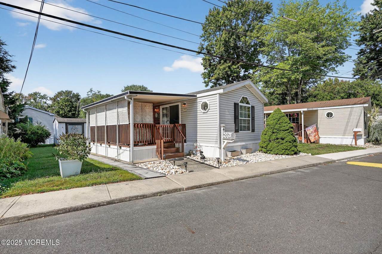 4 South Drive - Photo 1