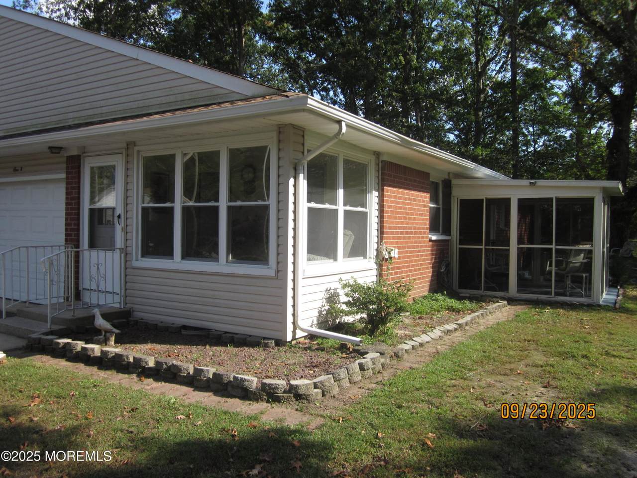 1B Myrtle Place - Photo 1