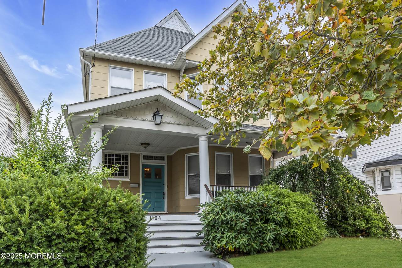 1104 Heck Street - Photo 1