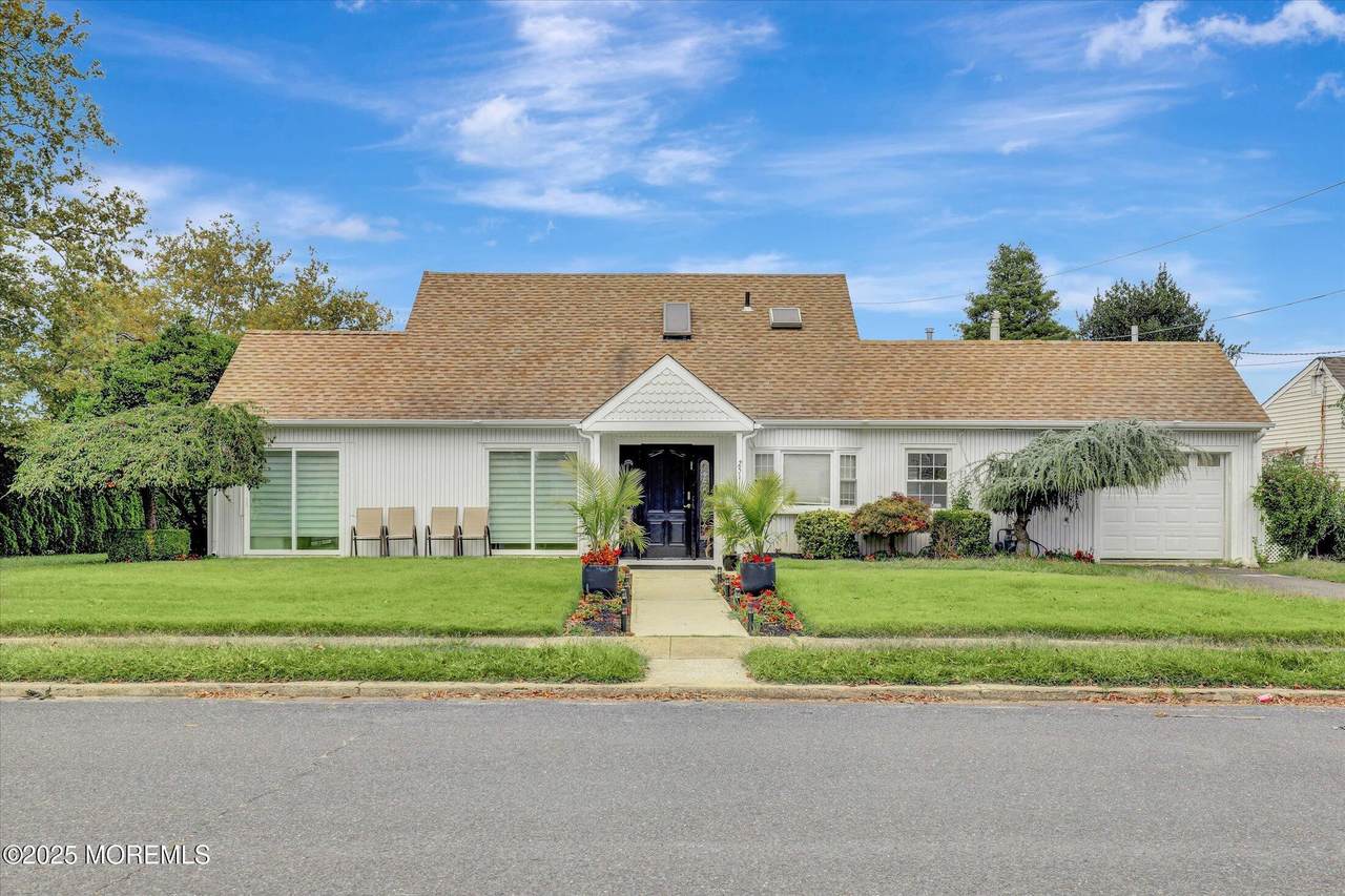 251 Highland Avenue - Photo 1