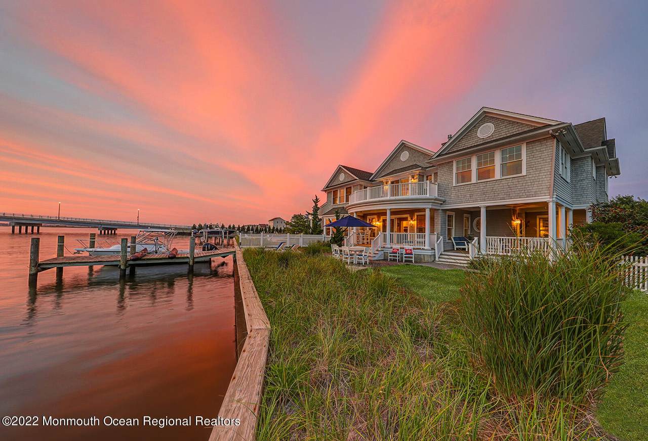 306 Old Bridge Street - Photo 1