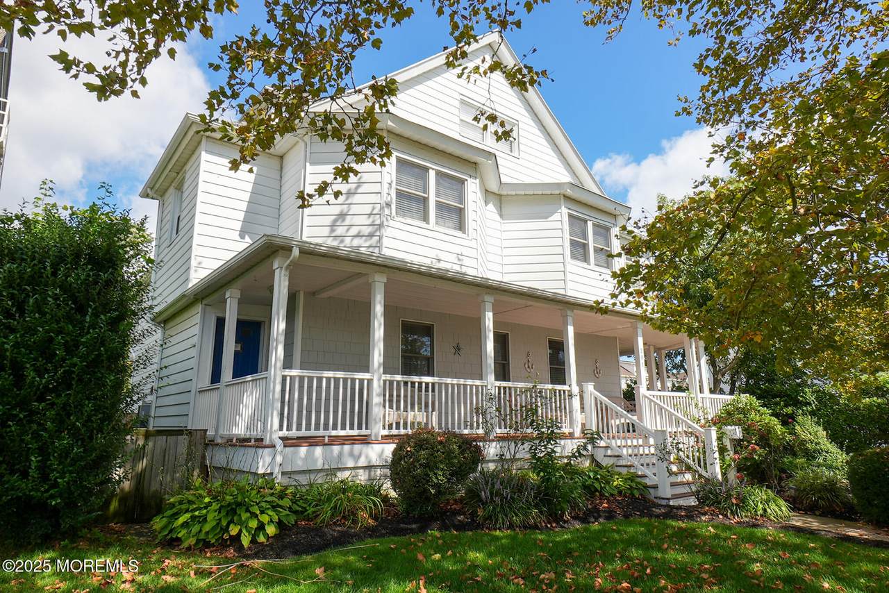 201 Forman Avenue - Photo 1