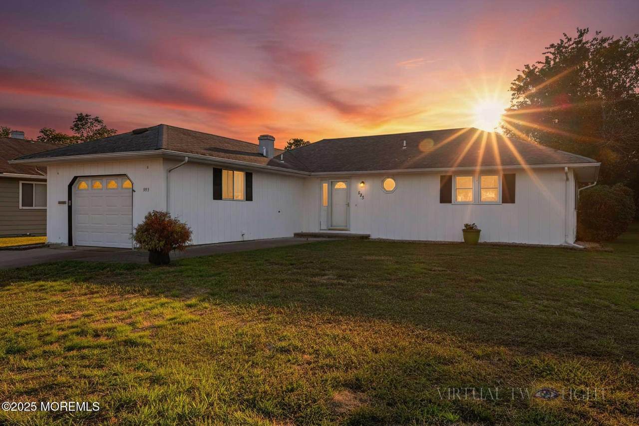 593 Jamaica Boulevard - Photo 1