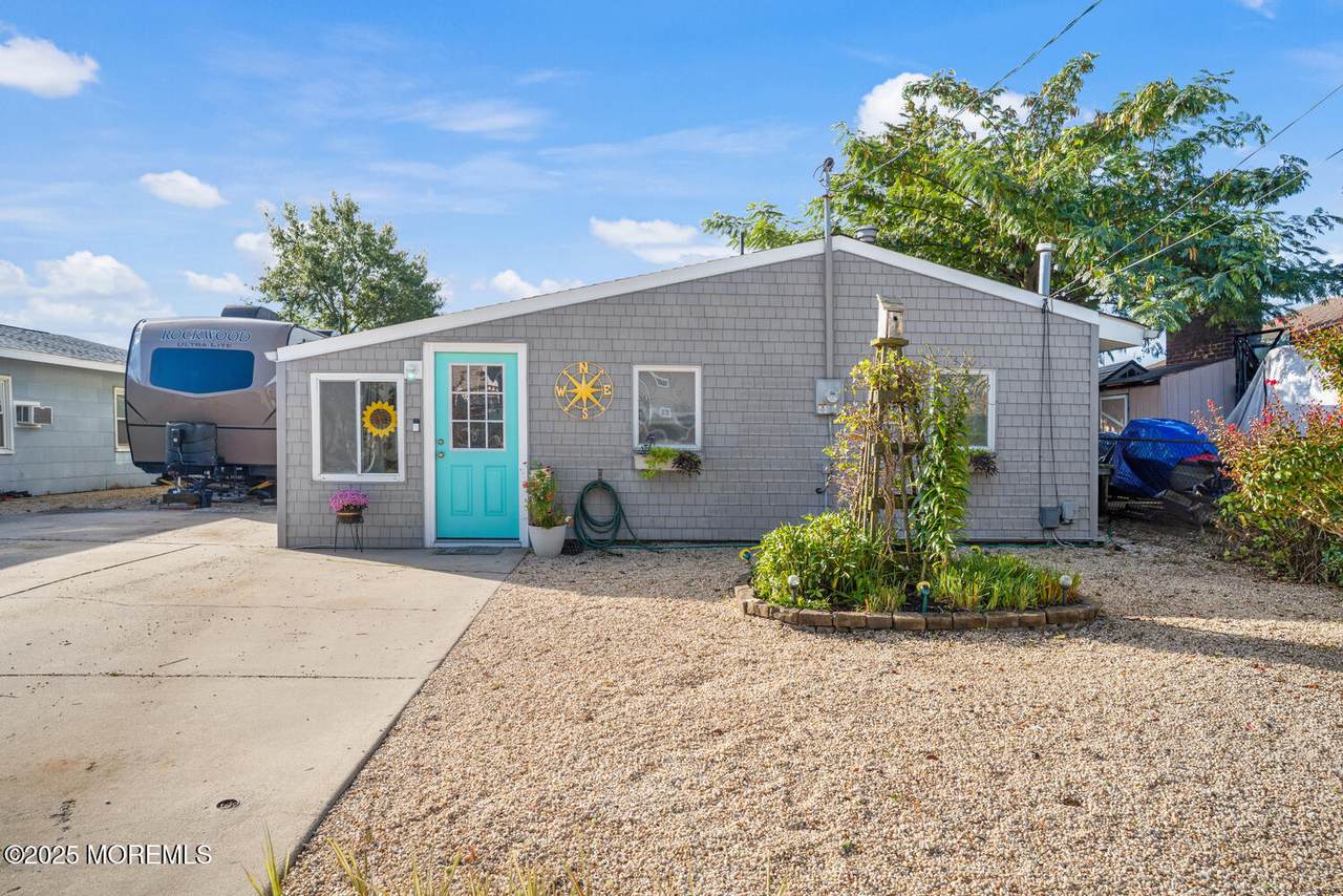 27 Lake Huron Drive - Photo 1