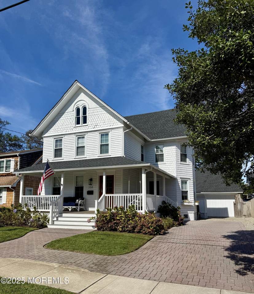 258 Osborne Avenue - Photo 1