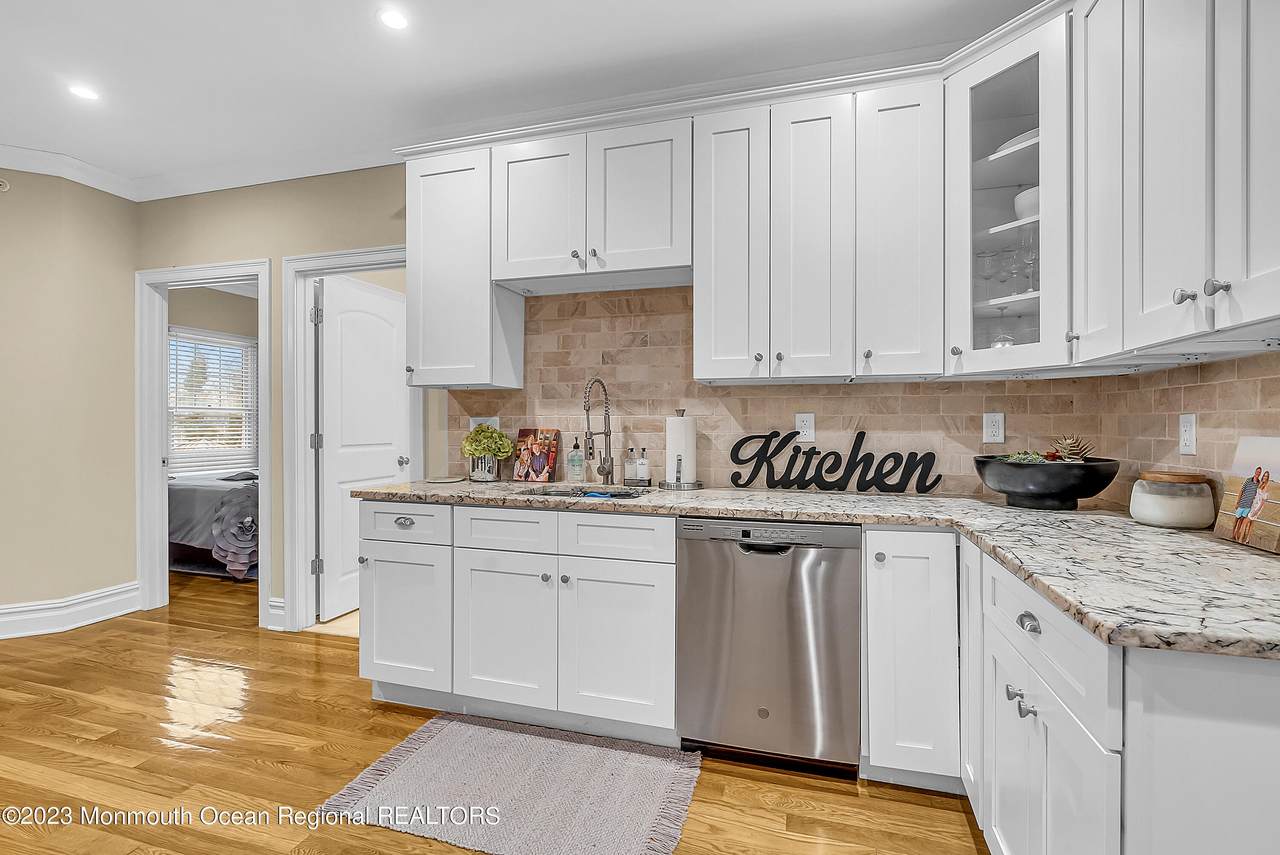 564 Sairs Avenue - Photo 1