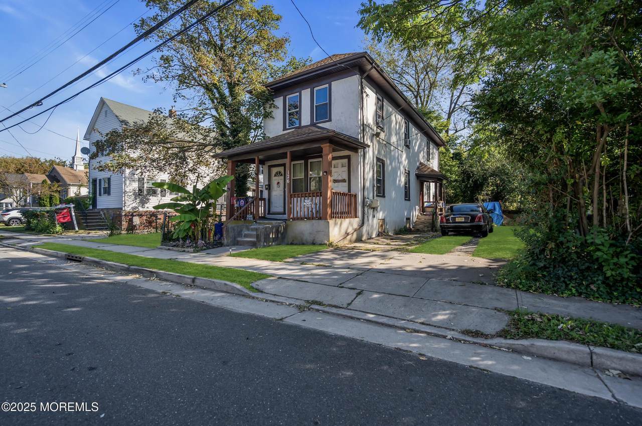 126 De Witt Avenue - Photo 1