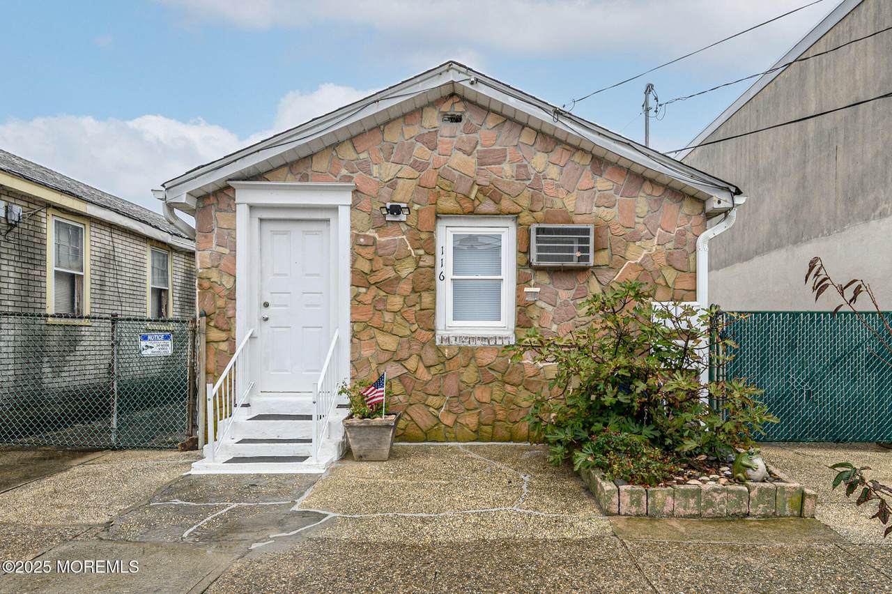 116 Sheridan Avenue - Photo 1