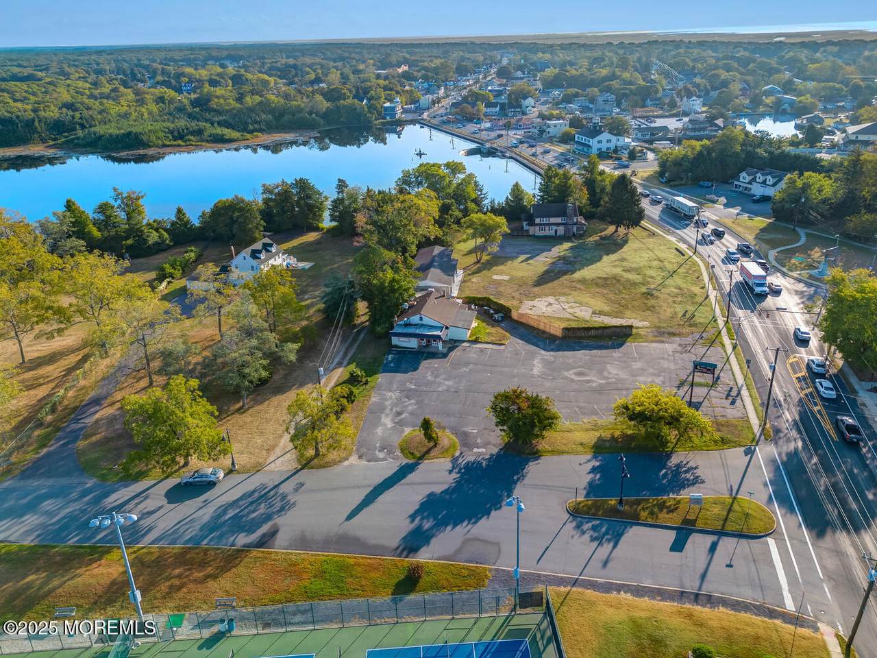 111 Lakeside Drive - Photo 1