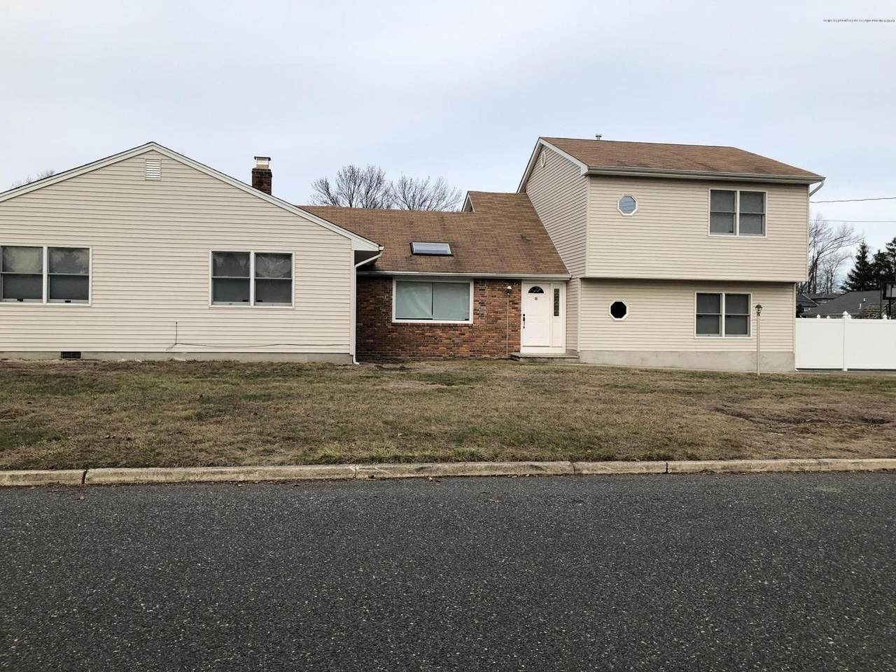 8 Dwight Drive - Photo 1