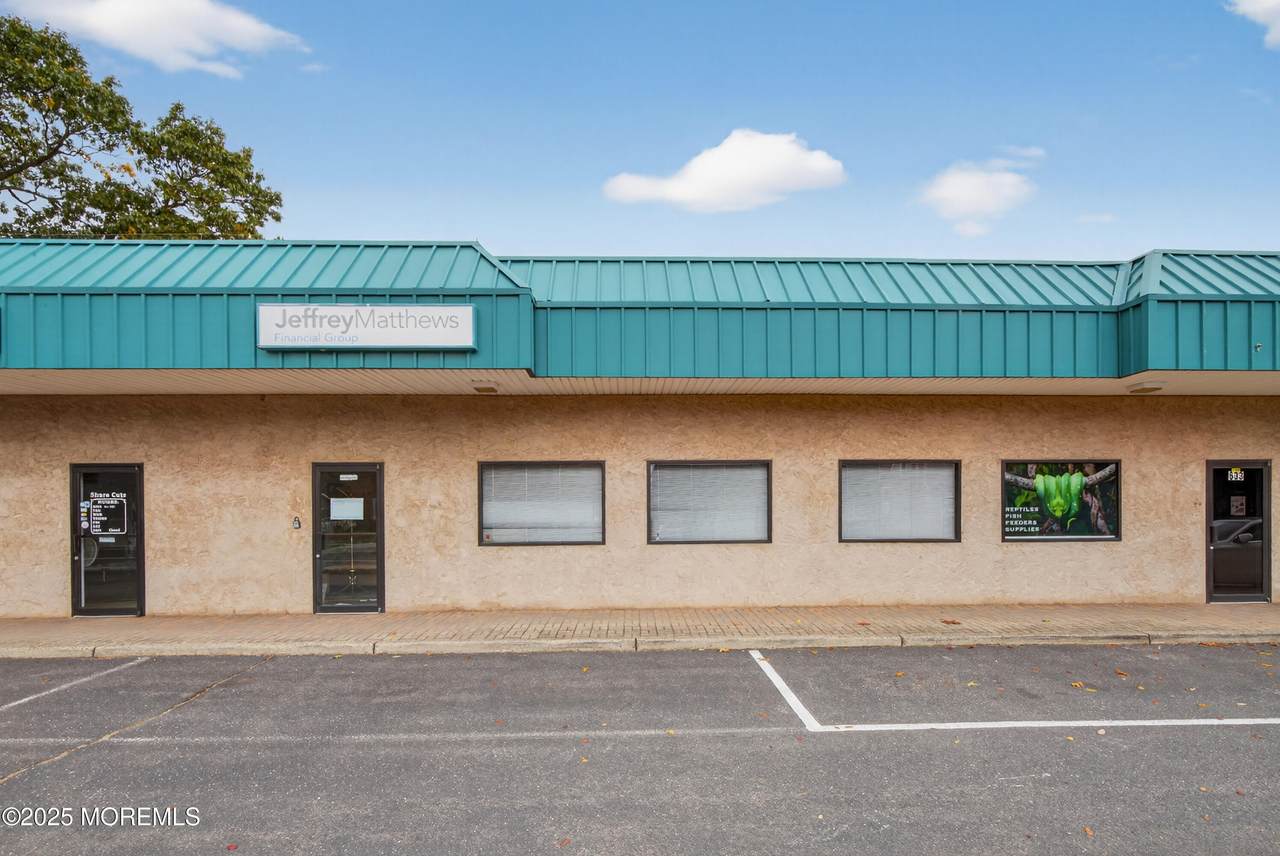 635 Palmer Avenue - Photo 1