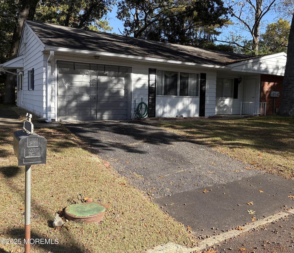 8 Nevada Drive - Photo 1