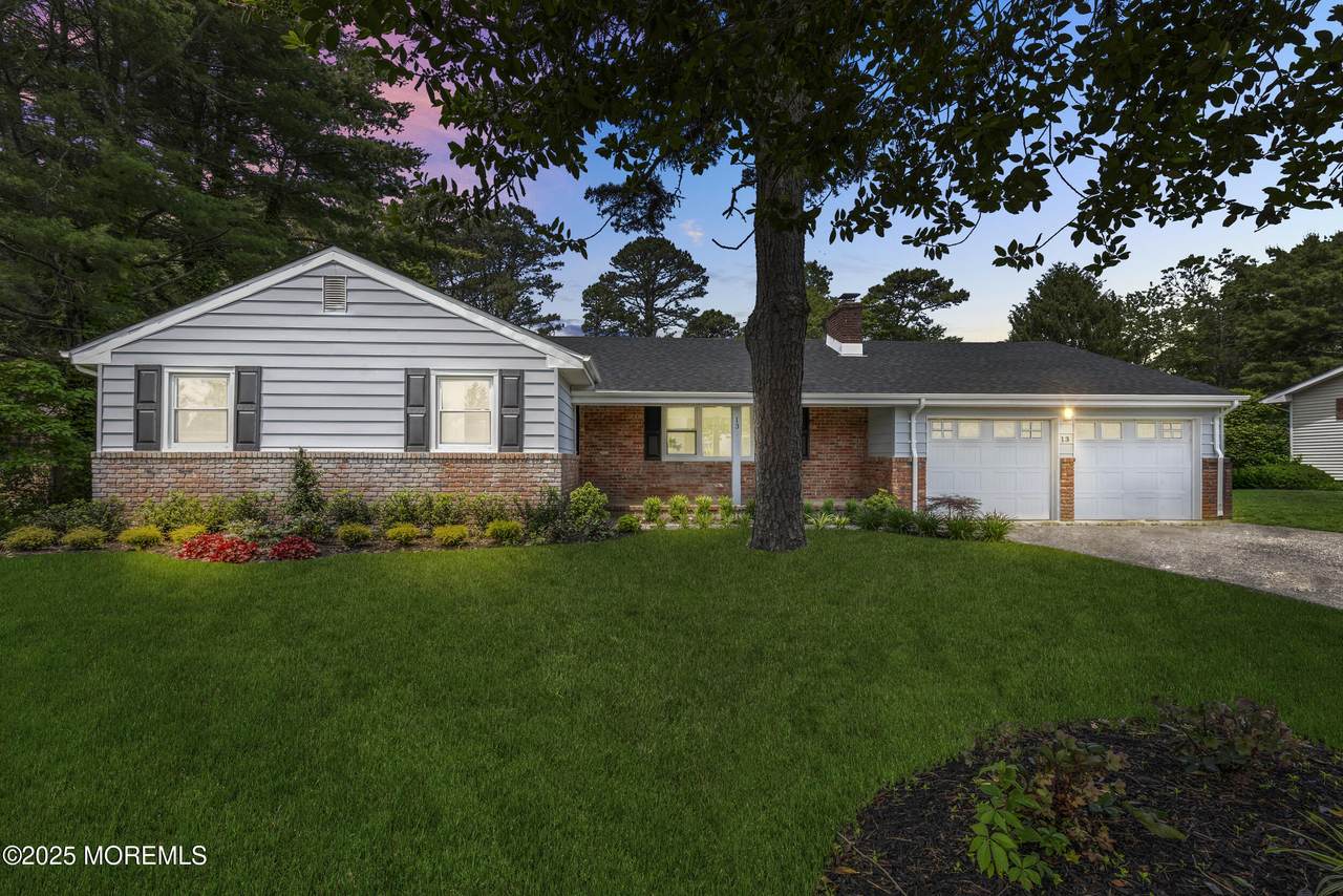 13 Pinehurst Drive - Photo 1