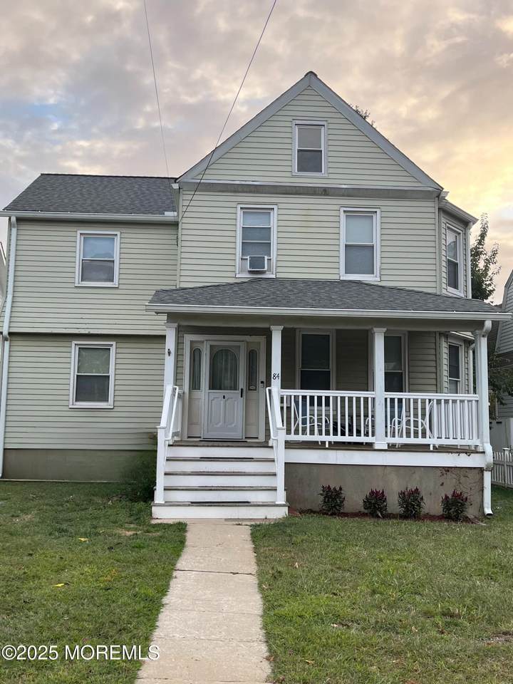 84 Bingham Avenue - Photo 1