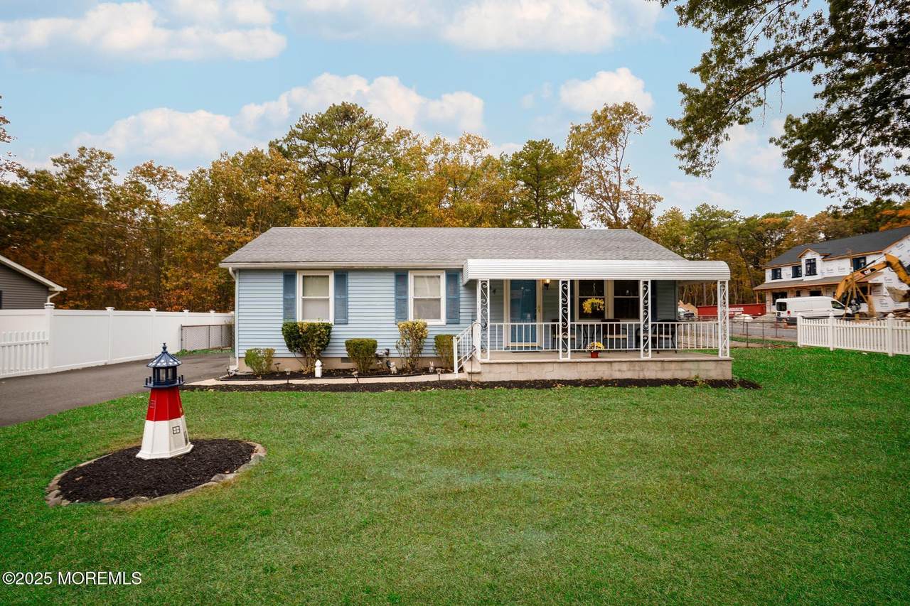 704 Dunedin Street - Photo 1