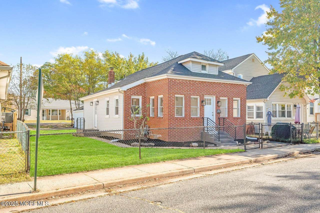 74 Forest Avenue - Photo 1