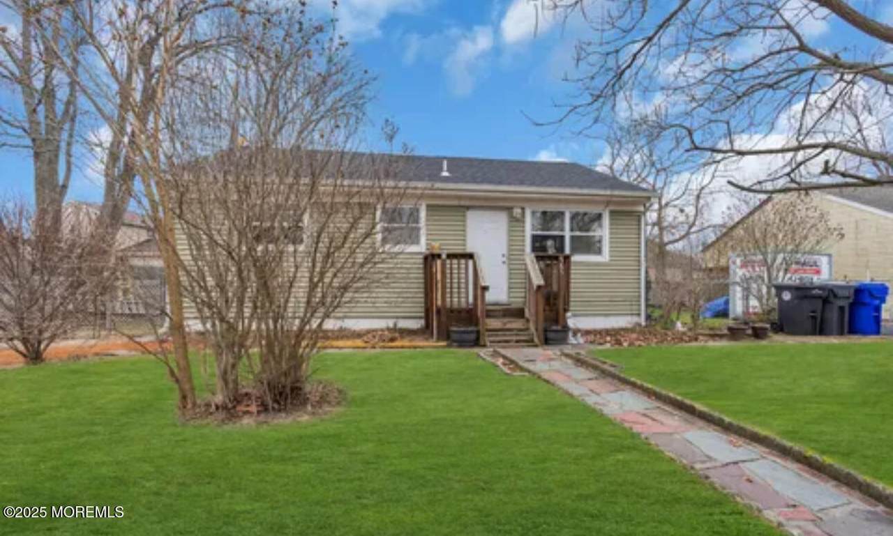 385 Delaware Drive - Photo 1