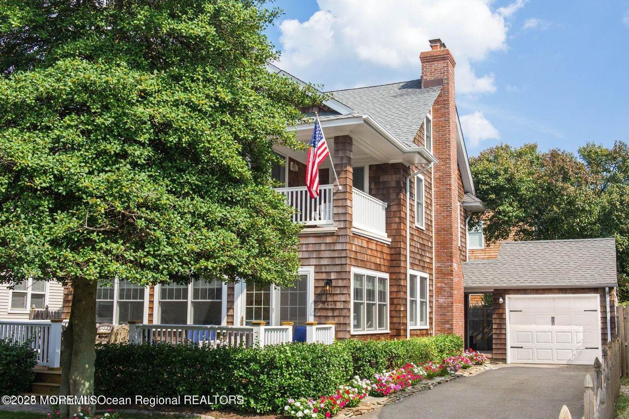 413 Main Avenue - Photo 1