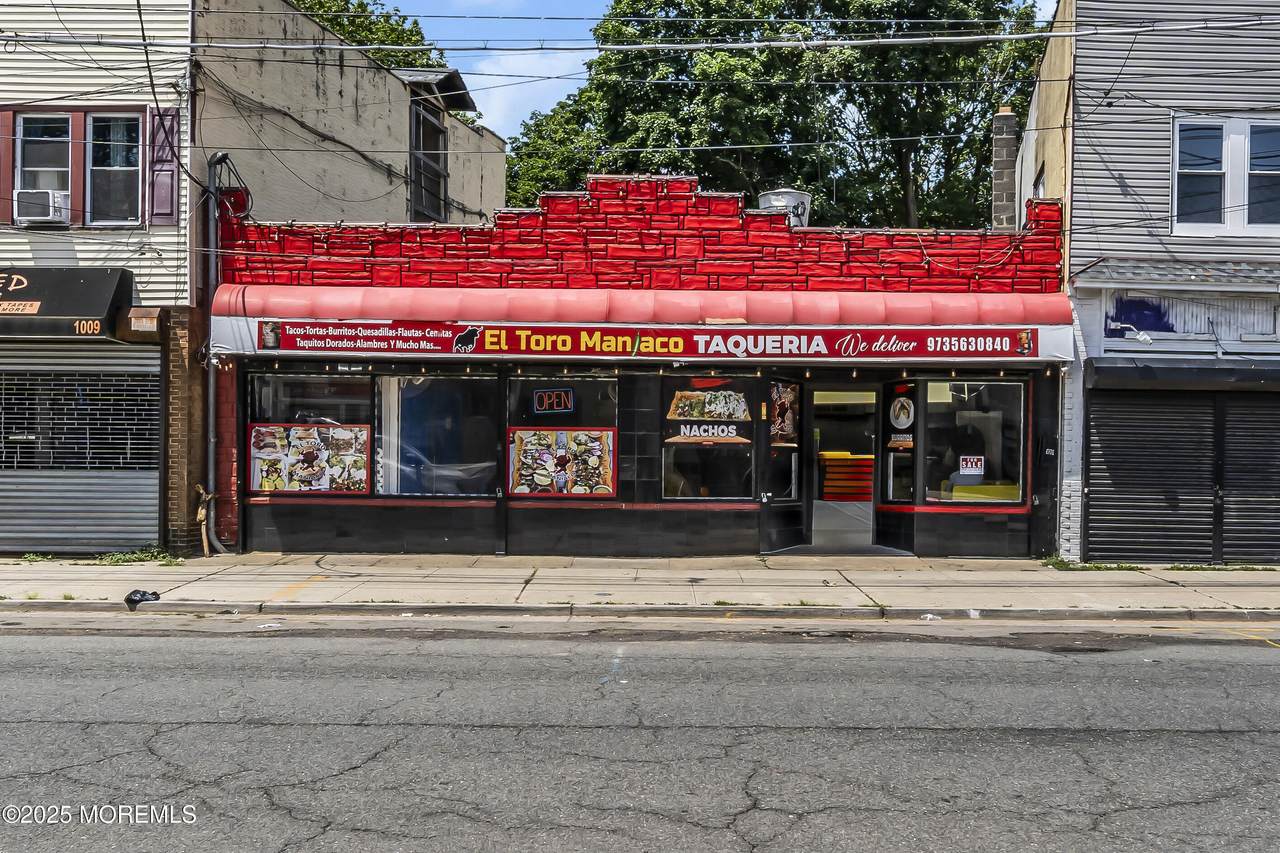 1011 2nd Street - Photo 1