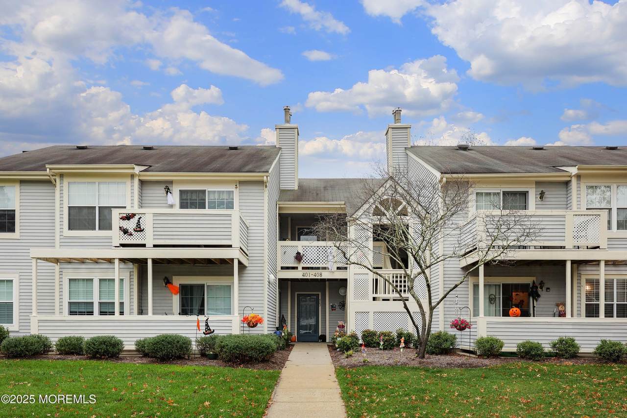 404 Brookview Court - Photo 1