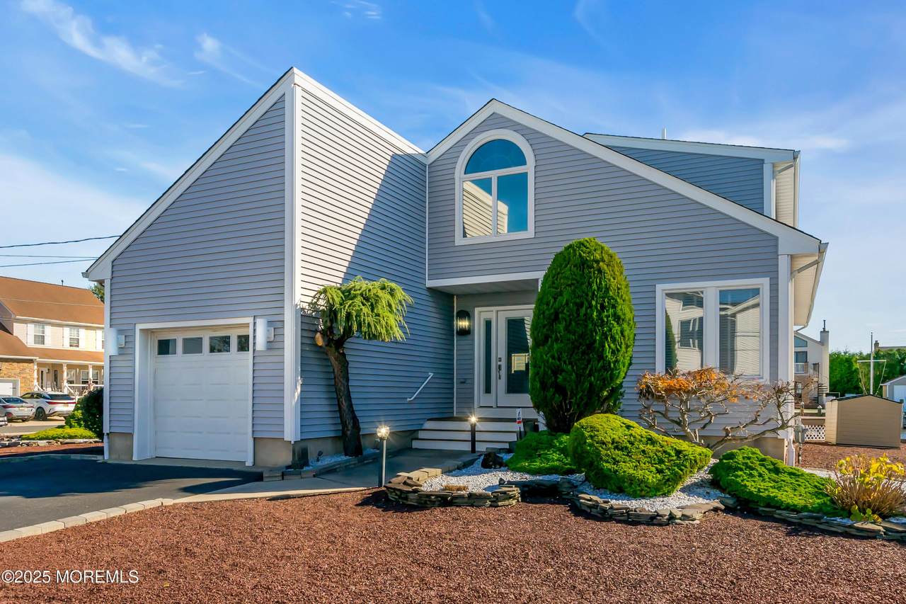 625 End Avenue - Photo 1