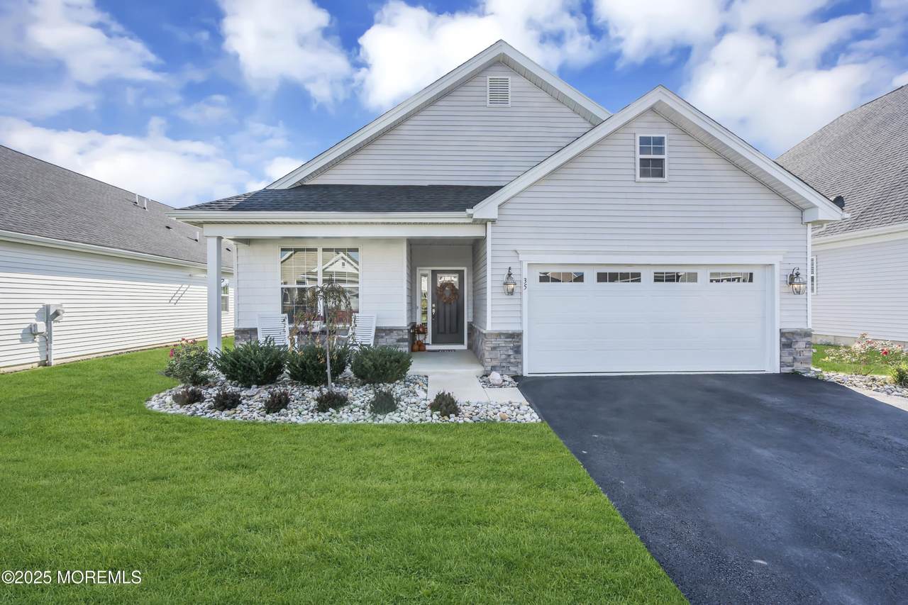 35 Saratoga Road - Photo 1