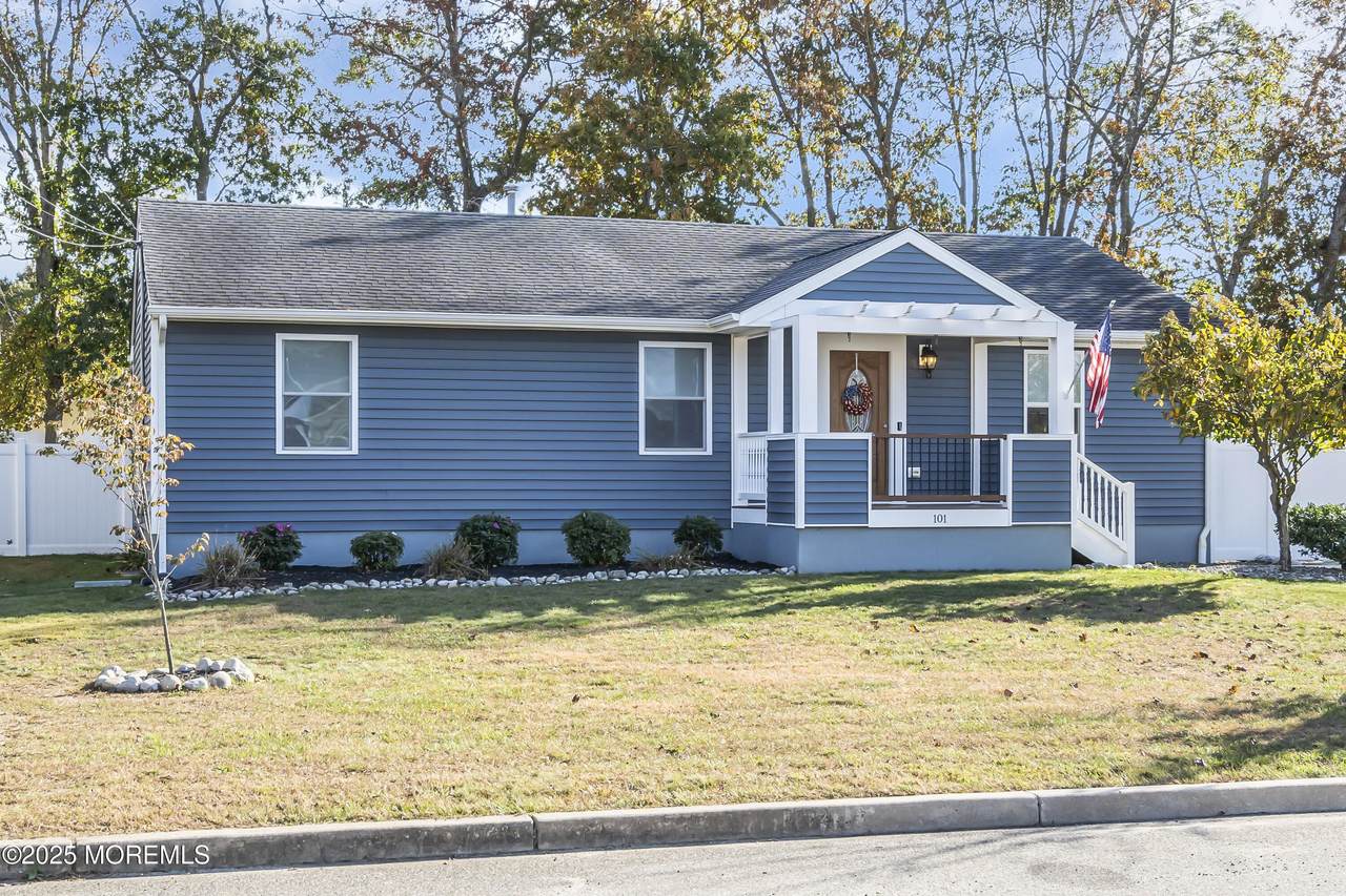 101 Topsail Lane - Photo 1