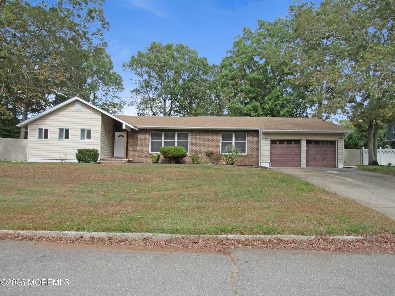 738 Oxford Road - Photo 1