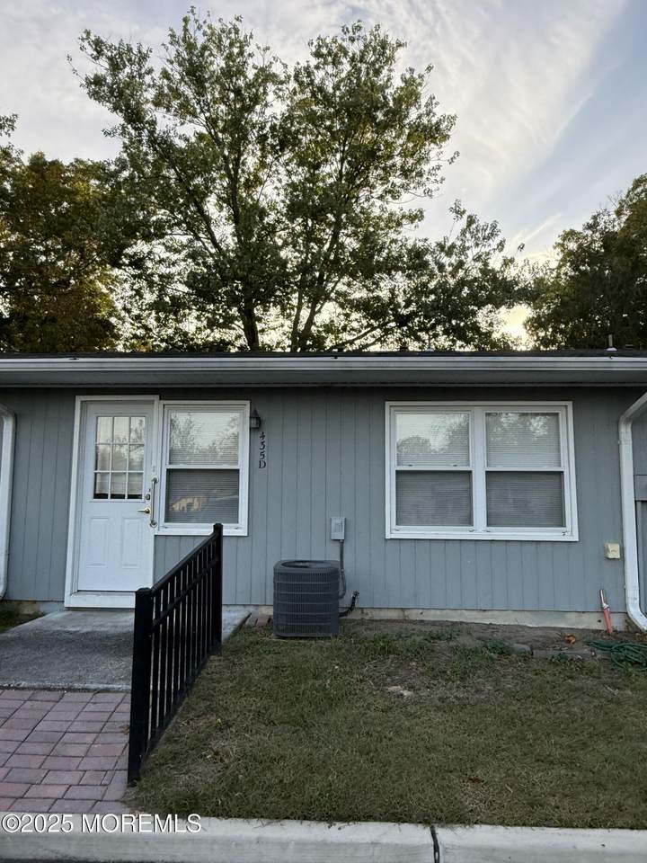 435D Picardy Court - Photo 1