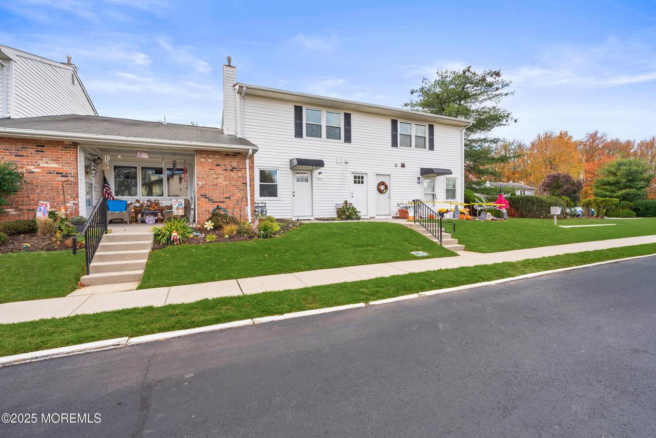 416 Crawford Street - Photo 1