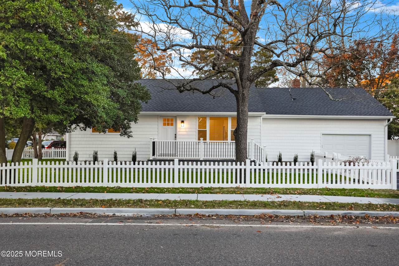 2401 Mallow Street - Photo 1