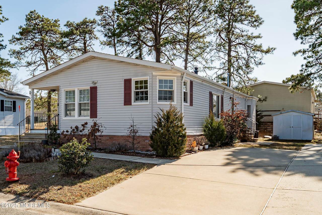 114 Briarwood Court - Photo 1