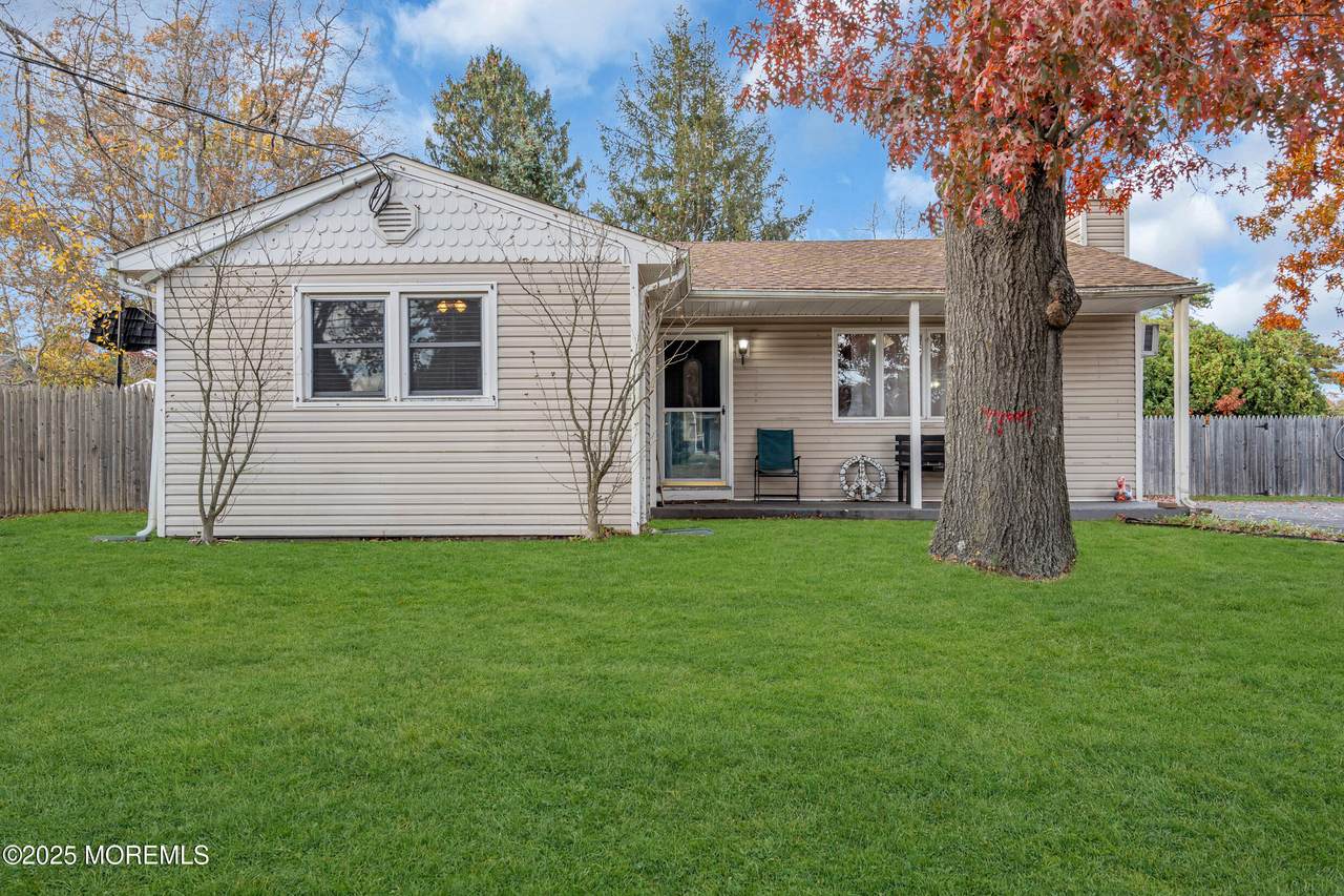 1541 Commonwealth Boulevard - Photo 1