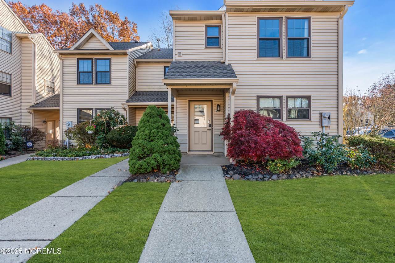 807 Begonia Court - Photo 1