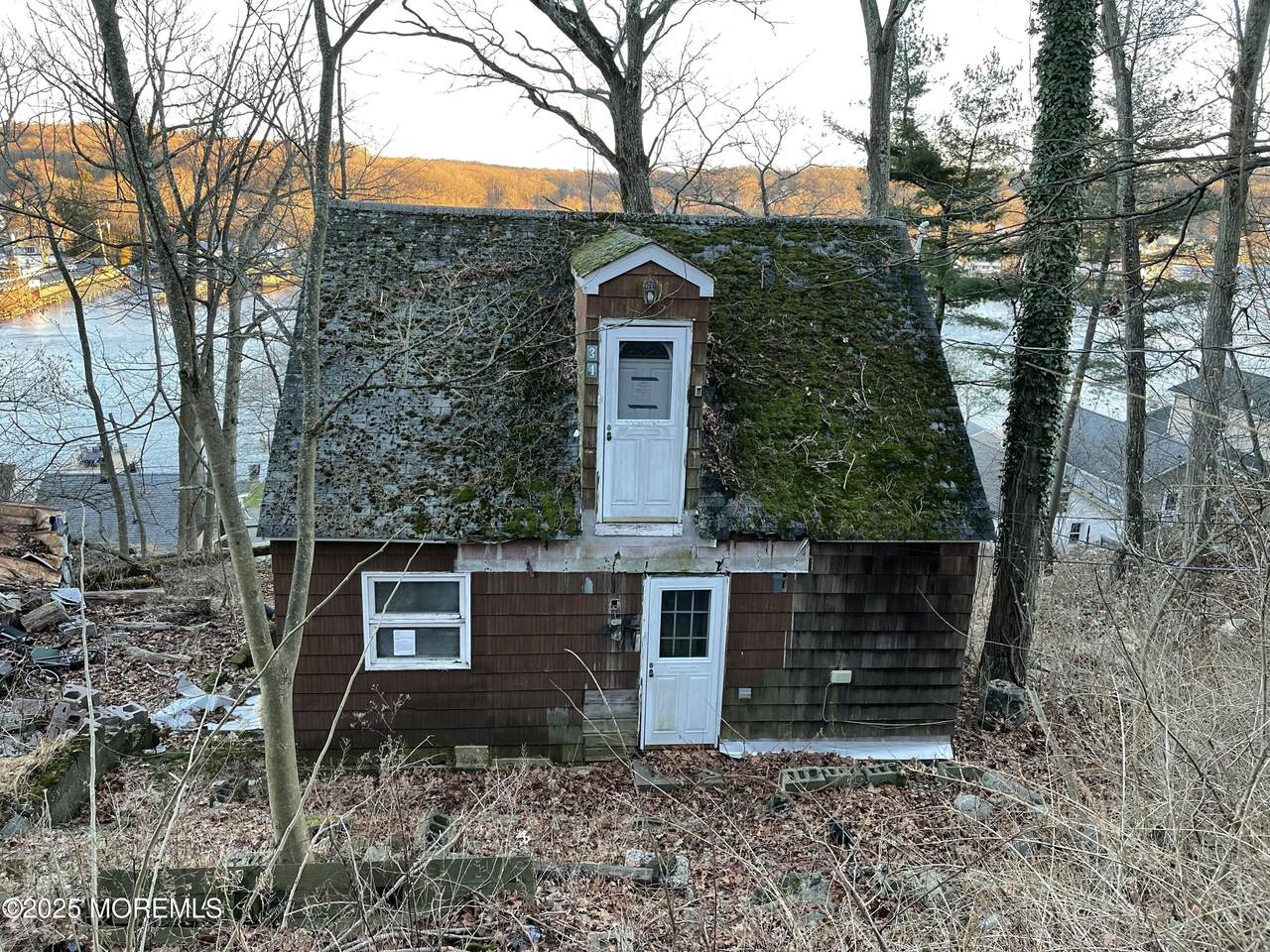 34 Iowa Avenue - Photo 1