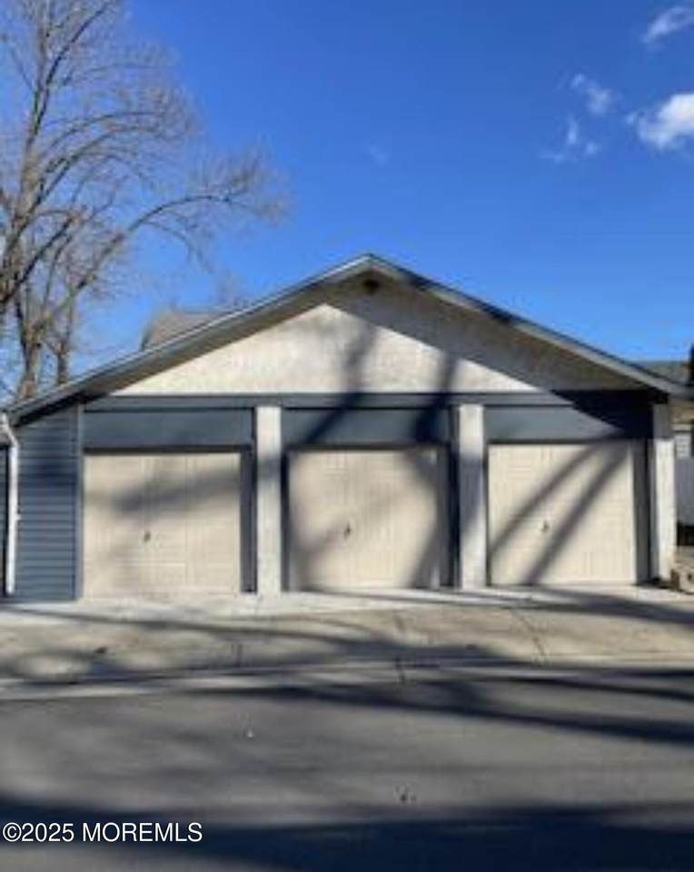 835 Dunlewy Street - Photo 1