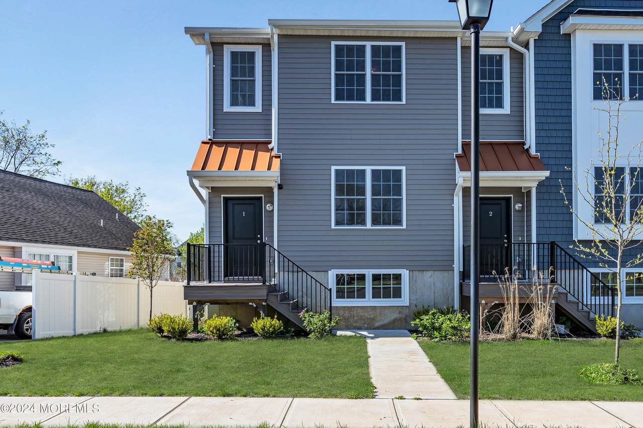 333 1st Street - Photo 1