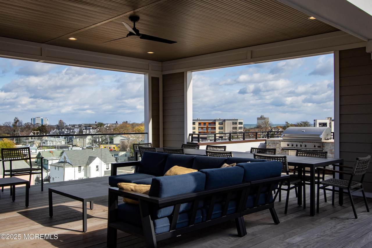 258 Morris Avenue - Photo 1