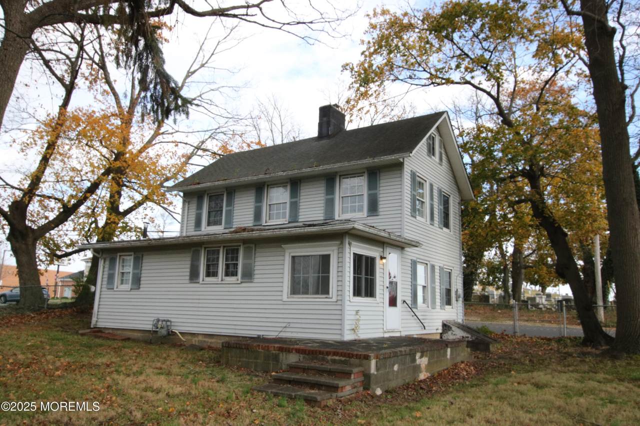 185 Monmouth Road - Photo 1